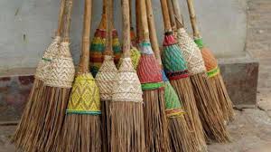 Vastu Tips Never Keep Broom Like This At Home It May Bring Financial Loss Astrology News India Tv