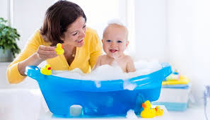 Die grenze liegt für kleinkinder niedriger als für teenager und erwachsene. Baby Baden Wie Lange Wie Oft Welche Temperatur