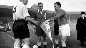Jun 23, 2021 · joachim löw verzichtet gegen ungarn zunächst auf thomas müller. 25 November 1953 Ungarn Gewinnt In Wembley Stichtag Stichtag Wdr