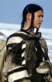A Beautiful Woman Inuit With Clothes Caribou Skin Inuit Tribe Alaska Native American Women Native American Beauty Inuit People