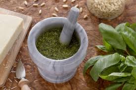 Ogni paese ha la propria ricetta, ma la base è sempre: Pesto Fatto In Casa 5 Ricette Antiage Per Prevenire L Invecchiamento