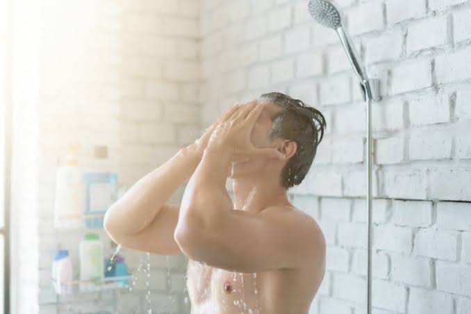 The Post-Workout Shower Routine: The Products and Timing That Prevent Body Acne — men