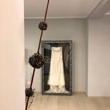 Es ist nicht selten, dass das hochzeitskleid und der anzug des mannes nach dem großen. Die Braut Die Sich Traut Und Ihr Hochzeitskleid Rahmt Buchbinderei Strandl