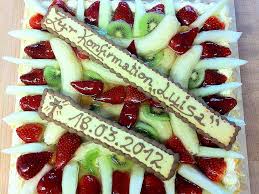 Tabler Torten Erfrischende Konfirmations Torte Aus Obst Konfirmationstorte Torten Obst