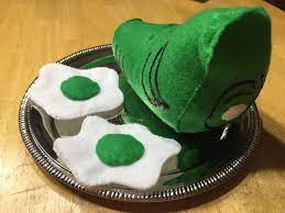 Felt Green Eggs And Ham Perfect For Schools Home Or Anytime You Want To Read With A Good Book Homemade Books Green Eggs And Ham Realistic Play Food
