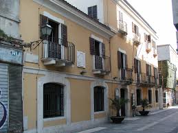 Scopriamo, quindi, tutti i dettagli e le curiosità su questo storico complesso. Datei Pescara 2007 Casa Natale Di Gabriele D Annunzio By Raboe 01 Jpg Wikipedia