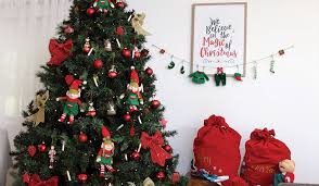 The following 50 christmas decoration ideas have been handpicked to help you find a project that will inspire you to embrace your artistic side of 2020. Decorate With Trees Of Every Size For Christmas In July The Christmas Cart