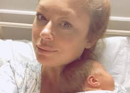 Leigh Arnold gives birth to baby girl