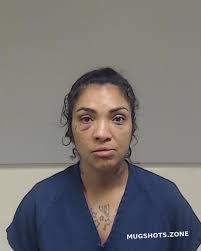 Diane Correa's Instagram, Twitter & Facebook