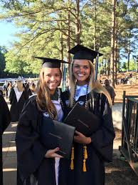 Carmen Oquendo (@Carmenellaaa)