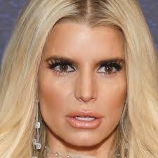 Martina Leake's Instagram, Twitter & Facebook