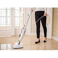 Besser als das reinigen mit einem üblichen dampfreiniger ist allerdings die verwendung von hochwertigen dampfsaugern, deren dampfausstoß geregelt werden kann und die gleichzeitig als trockensauger fungieren. Einen Dampfreiniger Ausleihen Diese Tipps Sollten Sie Beachten Expertentesten De