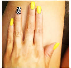 Black And White Striped Nails Pin By Nicole Valenzuela On Nails Yellow Nails Striped Nails Soft Nails