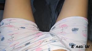 TV를 보면서 귀여운 의붓여동생을 자위하다