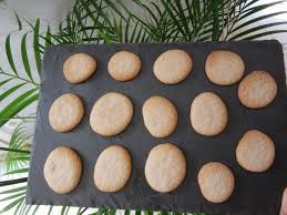 Biscuits Amandes Et Aquafaba Jus De Haricots Rouges Recette Vegan Mes Meilleures Recettes Faciles Haricot Rouge Aquafaba Macaron Amande