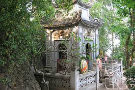 Nơi đây vừa có phong cảnh núi non hùng vĩ, vừa là nơi lưu giữ những câu chuyện cổ về dặn dò con cháu chuyện mai sau. Ä'á»‹a Chá»‰ Ä'á»n Hung á»Ÿ Ä'au