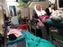 Tidur di dalam kereta boleh membayar denda di beberapa tempat di dunia. Kereta Api Bogowonto Watergius S Journal