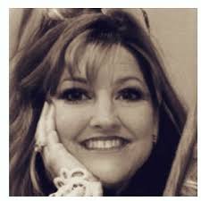 Kristen Squires's Instagram, Twitter & Facebook