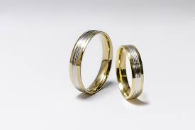 Argollas de oro blanco, oro amarillo y oro combinado, contamos con envío gratis a todo méxico. Alianza Bicolor De Oro De 18k 4 5mm Ele Ka Espana Alianzas De Oro Blanco Oro Blanco Oro