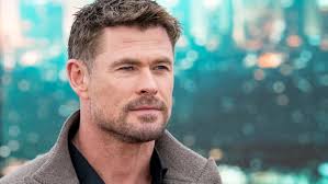 Chris Hemsworth Discusses Alzheimer's Fears in Emotional New Interview
