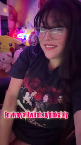 En vivo yaaaa www.twitch.tv/pinkalaly #twitch #leagueoflegends #pinkalaly  #egirl #español #support #lan