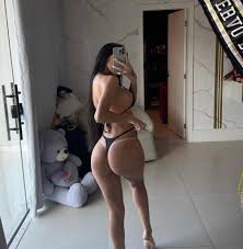 Bia Miranda 🌶 on X: 🥵 t.co5V64URXsPR  X