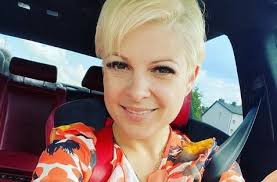 Magda narożna wystąpi w najnowszej edycji programu twoja twarz brzmi znajomo na antenie telewizji polsat. Piekni I Mlodzi Magdalena Narozna W Bikini W Jej Zyciu Szykuja Sie Zmiany Szolbiznes Maxxx News Rmf Maxxx