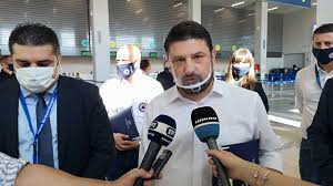 Ξέσπασε με δάκρυα η κόνι μεταξά: Zakyn8os O Nikos Xardalias Kentrise Ta Blemmata Me Ayth Th Maska To Neo Mhnyma Gia Ton Koronoio Fwto