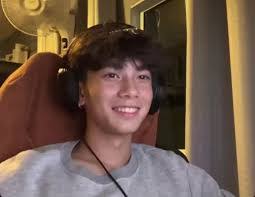 Justine Cassidy's Instagram, Twitter & Facebook