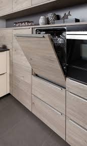 Aktuell Pragen Warme Holzdekore Mit Authentischer Maserung Ausgepragten Strukturen Und Eine Breite Natu Innenarchitektur Kuche Kuchendesign Modern Nolte Kuche