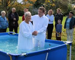 Auf diesen seiten möchten wir ihnen einen ersten eindruck davon geben, was uns. Taufe Evangelisch Freikirchliche Gemeinde Neuhofen Baptisten