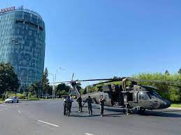 „traficul este blocat în piata charles de gaulle. Qfmtesniolexnm