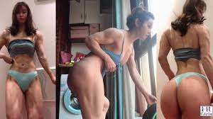 Yuan Herong hot Asian - UPSKIRT.TV