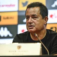 Jordy de Wijs and Reece Burke give Hull City an injury scare at Barnsley