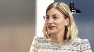 Jul 02, 2021 · 2006. Bartfai Mager Andrea Ferje Is Onkormanyzati Lakast Berel A Varban Szmo Hu