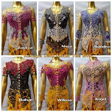 Bahan kebaya yang premium dan mewah sangat cocok digunakan untuk berbagai acara penting seperti acara adat atau untuk ibadah di pura. Facebook