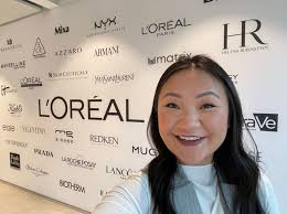 I am beyond happy and thrilled to announce that I have been promoted within  L'Oréal to Director of Global Education with IT Cosmetics !