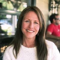 Vicki Moeller's Instagram, Twitter & Facebook