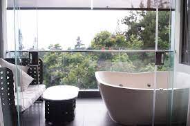 Siapa bilang onsen hanya ada di jepang. Hotel Dengan Jacuzzi Pribadi Di Bandung Puas Berendam Tanpa Takut Terganggu