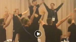 Zlatko dalic, aslında çok iyi bir kariyere sahip bir antrenör değil. Zlatko Dalic Bei Der Wm 2018 Kroatiens Trainer Filmt Jubelgesange Seiner Mannschaft Fussball Stuttgarter Nachrichten