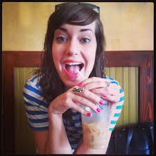 Alexis Schuster's Instagram, Twitter & Facebook