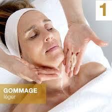 Elsa Traverso's Instagram, Twitter & Facebook