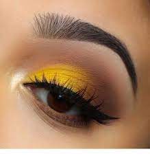 Gelbes Augen Make Up Mit Schwarzer Linie Stepupladies Net Black Eye Makeup Au Maquillaje Ojos Dorados Maquillaje De Ojos Colorido Maquillaje De Ojos Brillante