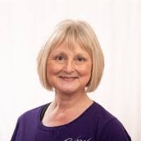 Elaine Kingston's Instagram, Twitter & Facebook