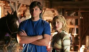 Keith raniere merupakan seorang wanita yang menjadi motivator perjudian yang sangat terkenal dimana dia sering memberikan kalimat motivasi mengenai perjudian untuk membuat. Smallville Actress Allison Mack How S Her Life Going Post Nxivm Cult Film Daily
