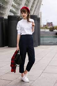 Another Outfit With A Beret Outfits With Hats Beret Street Style Beret Outfit