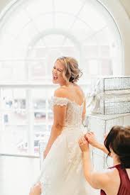 As the days get longer and things start to heat up, we're all looking forward to finally celebrating with friends and loved ones again. Avalaurennebride