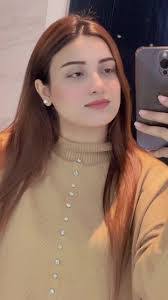 Lily Khan's Instagram, Twitter & Facebook