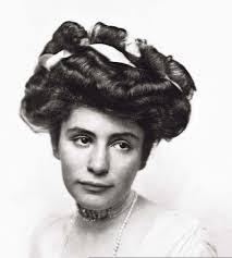 Helene Hirsch's Instagram, Twitter & Facebook