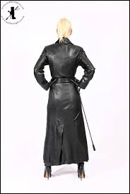 pin von kalle auf mistress herrin trenchcoats leder